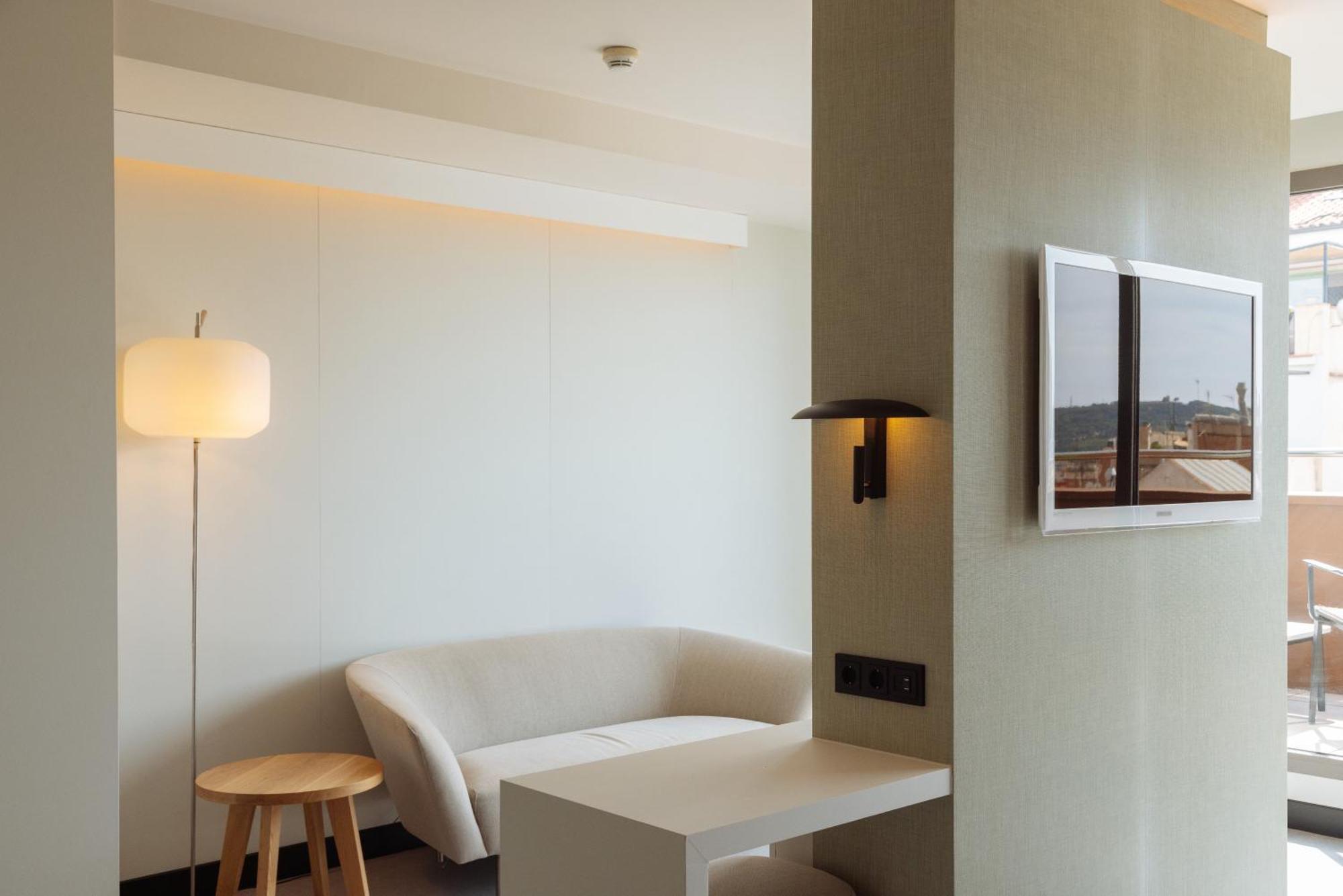 Arconte, Adults Only 4*