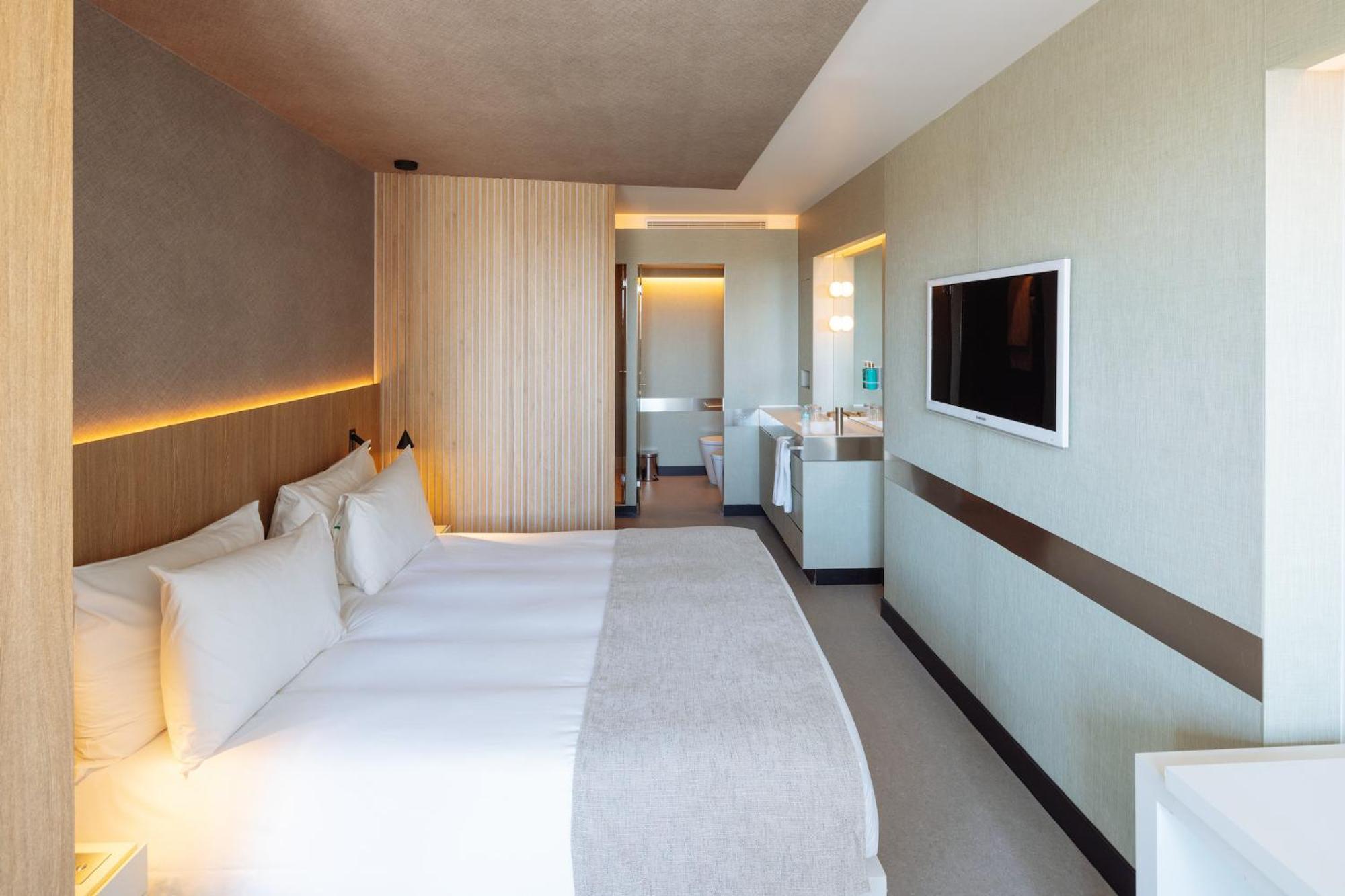 Arconte, Adults Only 4*